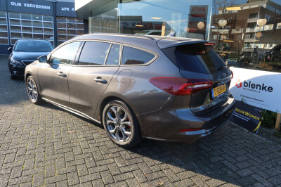 Ford-FOCUS Wagon-2